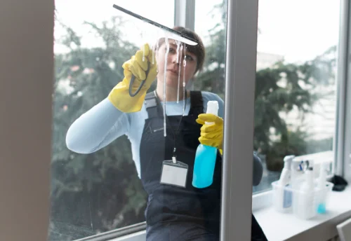 Nettoyage de vitres intérieures et extérieures à Hermies